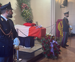 Poliziotto ucciso dal Suv, aperta la camera ardente 