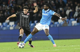 Champions: il Napoli frena con l'Eintracht, solo 0-0