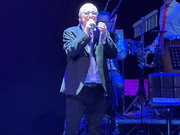 «Creiamo un movimento di artisti partenopei»