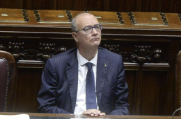 Scintille alla Camera sull'educazione sessuale, Valditara all'opposizione: «Avete preso in giro gli italiani»