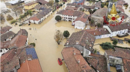 Frana travolge case nel Goriziano, due dispersi. Esonda fiume Torre, persone sui tetti