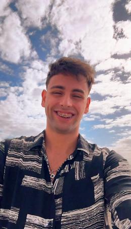 Dennis Sepe, il “life coach” che aiuta a sentirsi positivi
