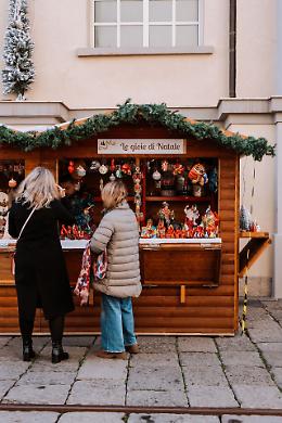 I Mercatini di Natale a “Pietrarsa”: un viaggio tra tradizioni, gusto e luci che illuminano il cuore di Napoli