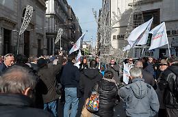 Giornalisti campani in piazza: «Giusto contratto e compensi adeguati per gli autonomi»