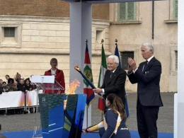 Milano-Cortina, Mattarella accende braciere: «Pace è nel dna olimpico, tregua sia rinnovata»