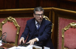 Manovra, via libera dal Senato