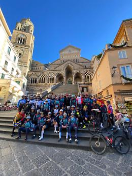 Quando la fatica diventa abbraccio: il Team Giunigor B. Bike e il ciclismo che insegna a restare umani