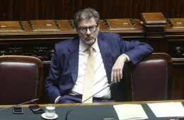 Manovra, governo chiede la fiducia alla Camera: entro domani l'ok finale