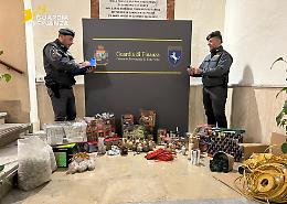 Fuochi illegali e pericolosi, sequestro e denunce