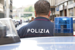 Adescato su Facebook, accoltellato per rapina