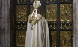 Papa Leone chiude la Porta Santa aperta da Papa Francesco