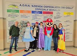 La Nida Campania al Monaldi tra calze sospese e sogni che curano