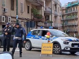Cede la strada in via Caravaggio, traffico in tilt