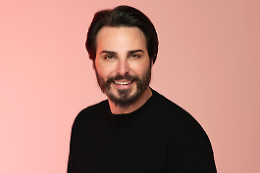 Tony Colombo, &ldquo;Predestinato" debutta nella classifica Fimi