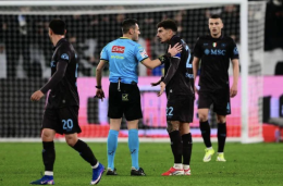 Hojlund e Vergara cadono in area, Conte chiede rigore: proteste in Juventus-Napoli