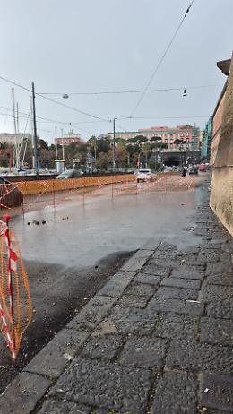 Via Acton allagata, circolazione in tilt