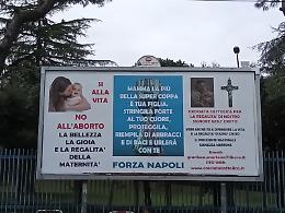 Tre maxi poster contro l'aborto