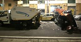 Auto si ribalta e travolge netturbino: &egrave; grave