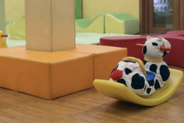 Bimbi picchiati e insultati all'asilo nido, scatta divieto di dimora per 5 maestre