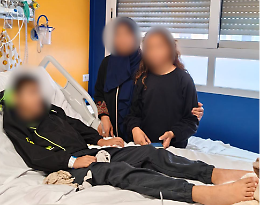 Bambino di 10 anni colpito da un drone a Gaza trasferito a Napoli per le cure