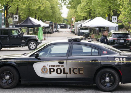 Sparatoria in un liceo, 10 morti