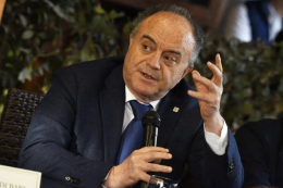 Referendum giustizia, Gratteri choc: &laquo;Persone perbene per il No, per il S&igrave; massoneria deviata e imputati&raquo;