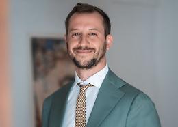 Anziani sempre pi&ugrave; online, l&rsquo;allarme sulle nuove solitudini digitali