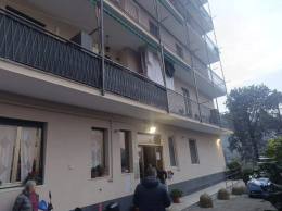 Donna uccisa a coltellate: il figlio in questura, aveva vestiti sporchi di sangue