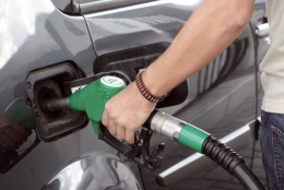 Carburante, pressing sul governo per il taglio immediato delle accise 