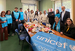 Succivo, la Consulta Anziani consegna le Pigotte Unicef al reparto pediatrico dell&rsquo;ospedale di Pozzuoli