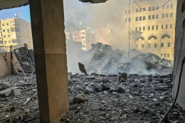 Iran lancia &laquo;attacchi intensi&raquo;, raid su basi Usa. Colpite navi cargo a Hormuz. Esplosioni vicino aeroporto Dubai 