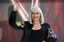 Raffaella Carr&agrave;, spunta il figlio adottivo segreto