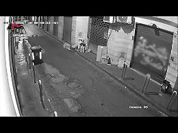 Sei motocross da gara rombano tra i vicoli del Vomero, arrestato centauro