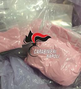 Cocaina rosa per 100mila euro, arrestata 29enne: era in casa con il figlio di 6 anni