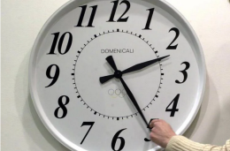 Torna l'ora legale, lancette avanti di 60 minuti