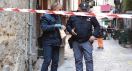 Raffica di colpi di pistola a Materdei, la faida dei babyras adesso fa paura