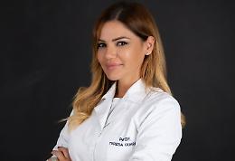 Dalla tazzina alla pelle: la caffeina entra nel protocollo cosmetico