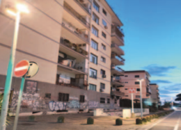 Viale Augusto si riaccende: torna l&rsquo;illuminazione pubblica nella zona