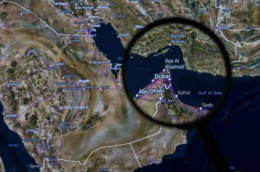 Iran, nave cinese attraversa Hormuz. Pechino: &laquo;Blocco Usa pericoloso e irresponsabile&raquo;