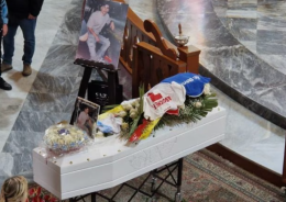 Una bara bianca per Fabio Ascione, vittima innocente. Battaglia: &laquo;Troppe vite spezzate, Napoli si guardi allo specchio&raquo;