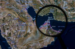 Resta il blocco navale Usa, Teheran richiude Hormuz