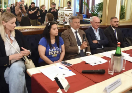 Lotteria Agnano, l'incasso alla Fondazione Domenico Caliendo