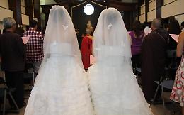 Bocciate le coppie gay, <br>la Cassazione: nessun matrimonio
