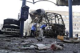 Ucraina, bombe su Donetsk, oggi il vertice a Minsk