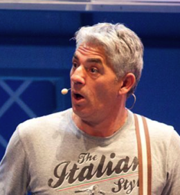 Biagio Izzo all’Augusteo ne “L’amico del cuore”