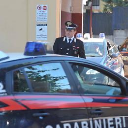 Furto di pc nella scuola di Vico Equense, arrestato il ladro: è di Ponticelli
