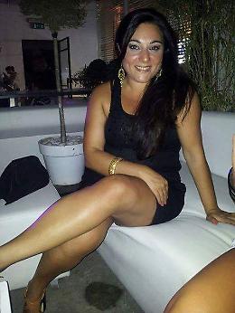Si schianta con l'auto contro un cancello, muore a 34 anni