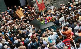 Chiesa stracolma per i funerali di Mario Da Vinci