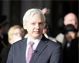 Svezia conferma <br>il mandato d'arresto <br>per Assange