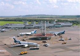 Motore in avaria, Boeing atterra <br>a San Pietroburgo